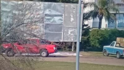 Punteros de Tolosa Paz destruyeron cartelería de Santilli en La Plata