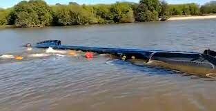 La Plata: un barco se hundió en la Isla Santiago luego de chocar con otro barco