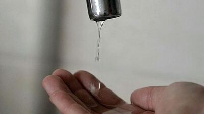 Vecinos de Berisso denuncian que el agua sale turbia y con mal olor