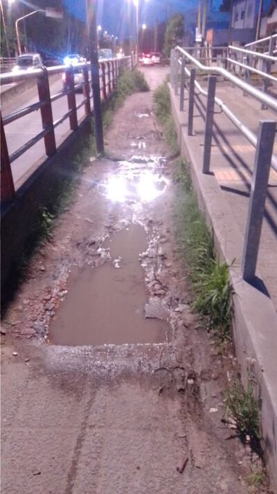 Pésimo estado de la rampa para discapacitados en estación de Ringuelet 