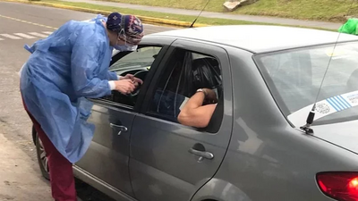 Mar del Plata: Empieza a funcionar un centro para testearse sin bajar del auto