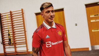 El defensor argentino, Lisandro Martínez, con nuevo club: fue presentado en el Manchester United