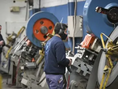 La industria Pyme cayó 9,9% anual en febrero