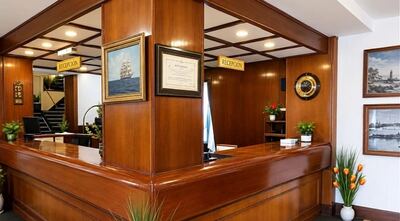 Mar del Plata: Cierran dos hoteles y una farmacia histórica con 177 despidos
