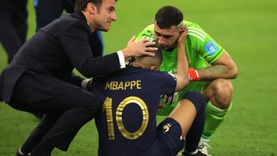"Dibu" Martínez se deshizo en elogios hacia Kylian Mbappé: "Es el delantero más fuerte que enfrenté"