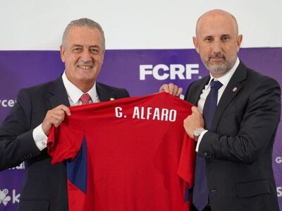 Gustavo Alfaro fue presentado como DT de Costa Rica