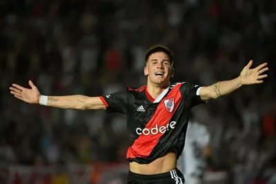 River 3, Excursionistas 0: con Mastantuono goleador y Armani, un adelantado