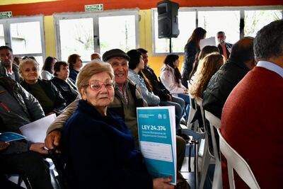 Chacabuco: Se entregaron escrituras y boletos de compra venta a 88 familias de la ciudad