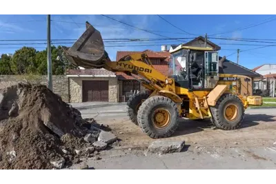 Mar del Plata: EMVIAL finaliza las obras de bacheo en San Carlos y avanza sobre el barrio Peralta Ramos Oeste