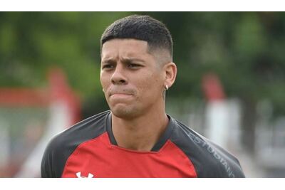 Marcos Rojo ya entrena con Estudiantes mientras espera la confirmación de su traspaso desde Racing