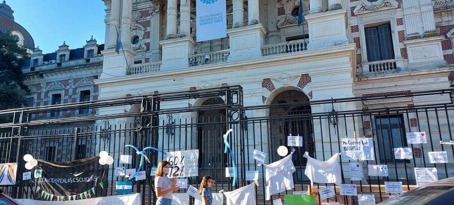 Piden la vuelta de las clases presenciales: "No se puede enseñar a través de la virtualidad"