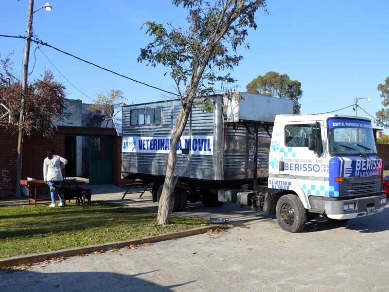 El servicio de Veterinaria Móvil de Berisso realizó castraciones de perros y gatos