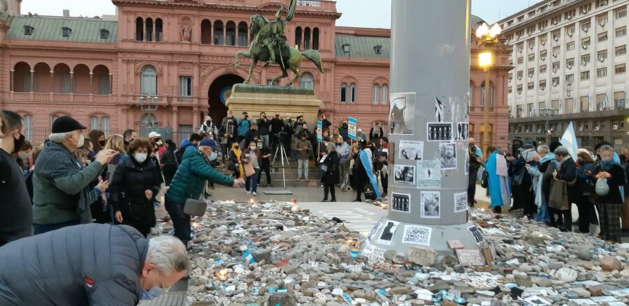 Se continúa con la Marcha de las Piedras: “Representan a nuestros muertos”