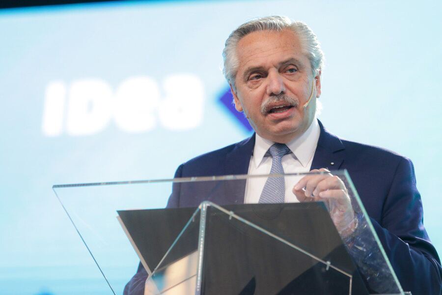 El presidente de la Nación afirmó que "No debemos ver al trabajo como un costo sino como una inversión"