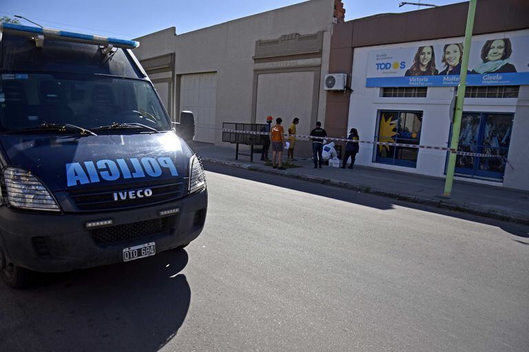Inician una investigación por un presunto explosivo en un local del Frente de Todos