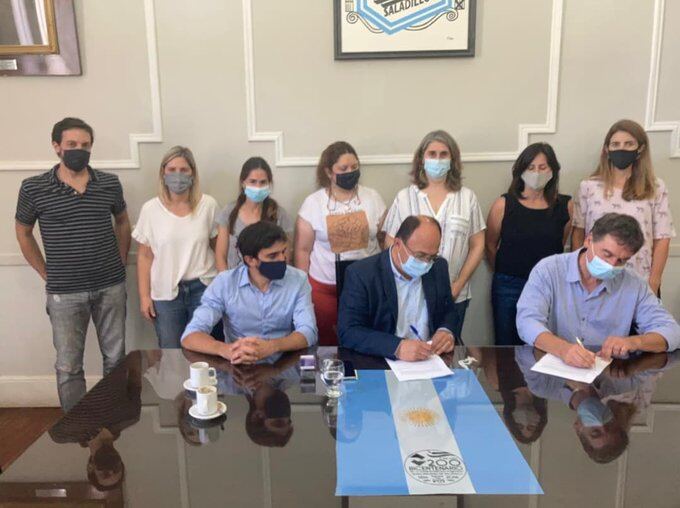 Firma de comodato con el Colegio de Arquitectos