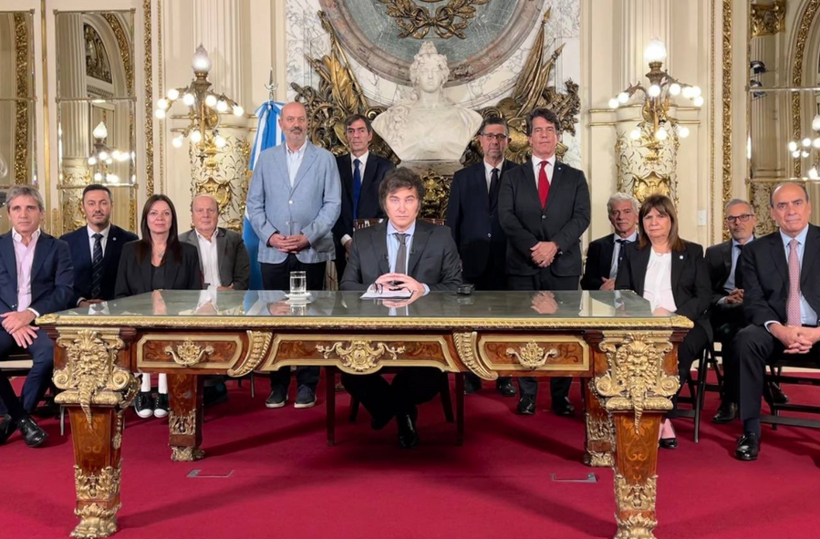 Conocé los 30 principales puntos del DNU anunciado por Javier Milei