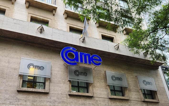 CAME solicitó a Caputo que ARCA suspenda embargos y no les aplique multas a las pymes