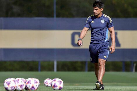 Susto en Boca: Ibarra se descompuso y se fue en ambulancia de la práctica