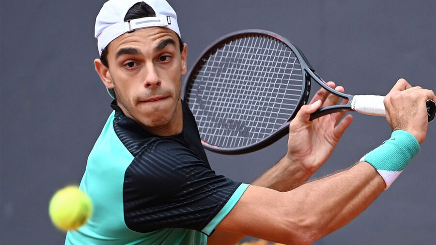 Francisco Cerúndolo avanza en el ATP 500 de Barcelona