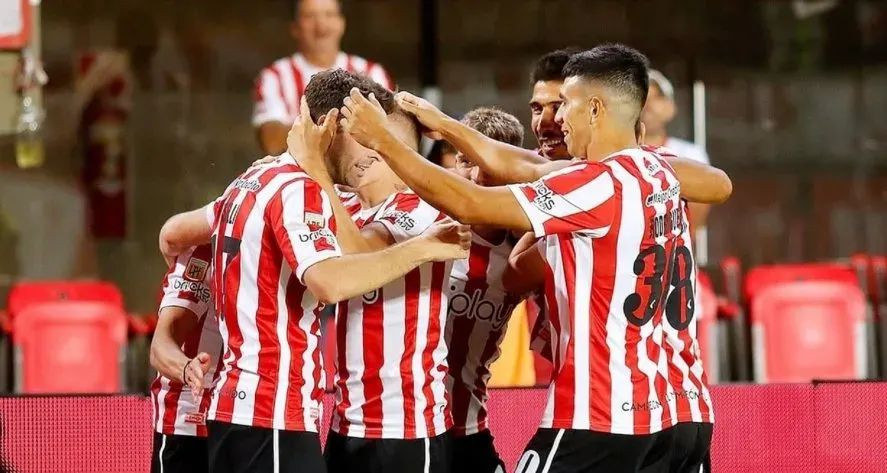Estudiantes viaja a Bolivia para comenzar su participación en la Copa Sudamericana
