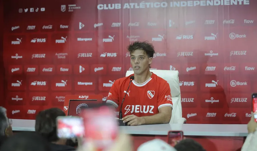 Exjugadores de Independiente subastarán sus camisetas para donar el dinero a la colecta de Maratea