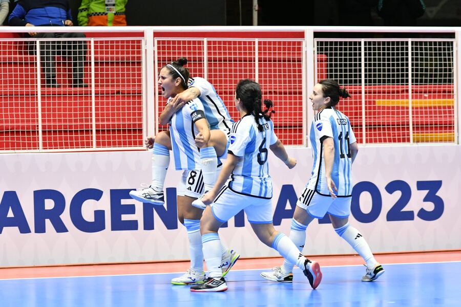 Argentina venció a Chile y lidera el Grupo A de la Copa América de Futsal