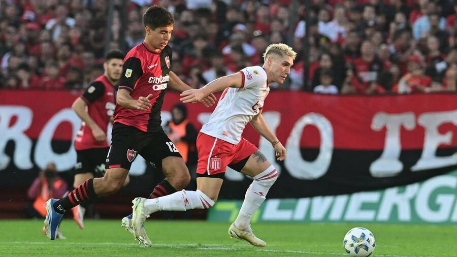 Estudiantes derrotó a Newell´s en Rosario y logró su primera victoria