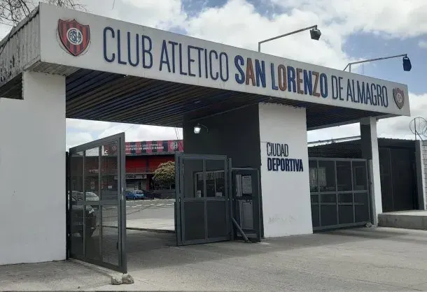 Hubo tensión en San Lorenzo: más de 40 barras irrumpieron en el entrenamiento para apretar a los jugadores