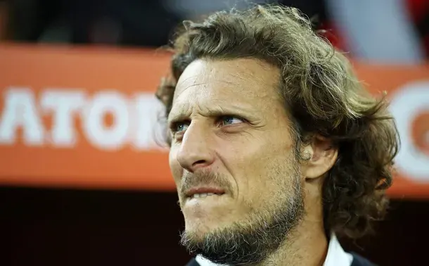 Diego Forlán reemplaza a Marcelo Bielsa como entrenador de la Selección de Uruguay